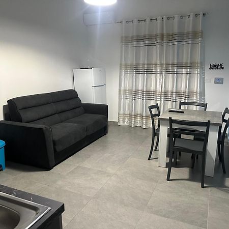 Nathouse Leilighet Villafranca Tirrena Eksteriør bilde