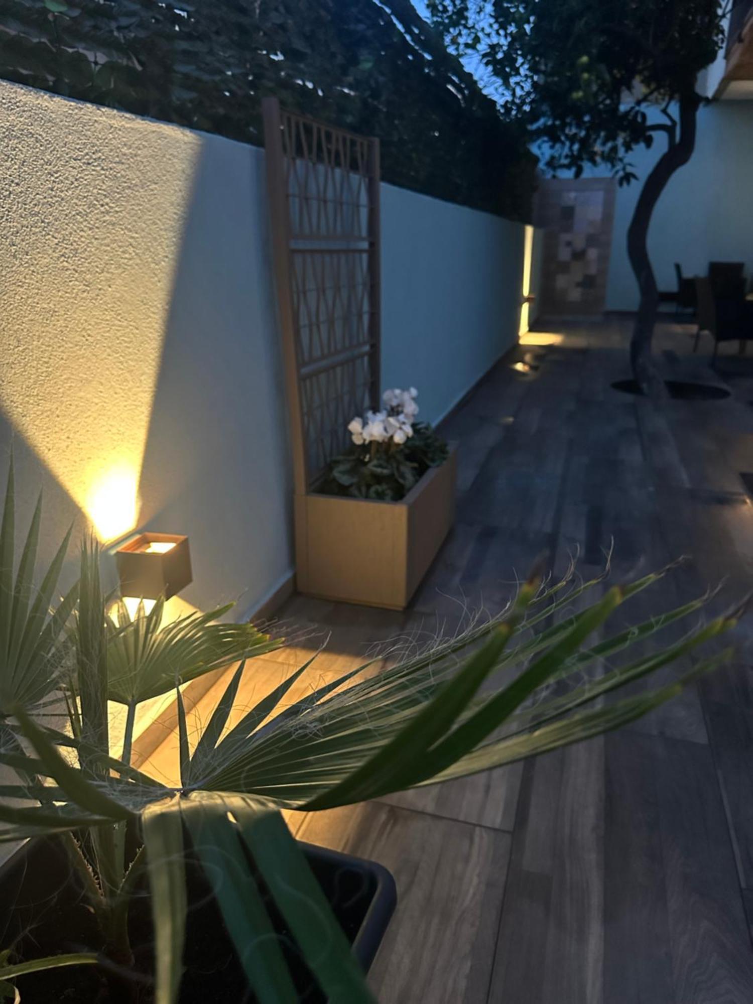 Nathouse Leilighet Villafranca Tirrena Eksteriør bilde